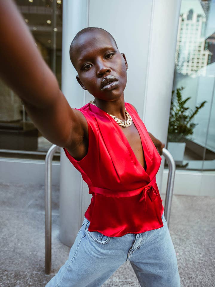 Sumiko Top in rood voor wholesale door Adeera