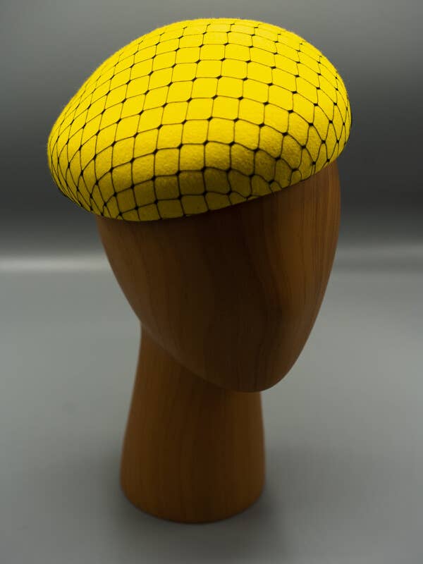 Béret Cocktail Frelon pour la vente par ByVlada