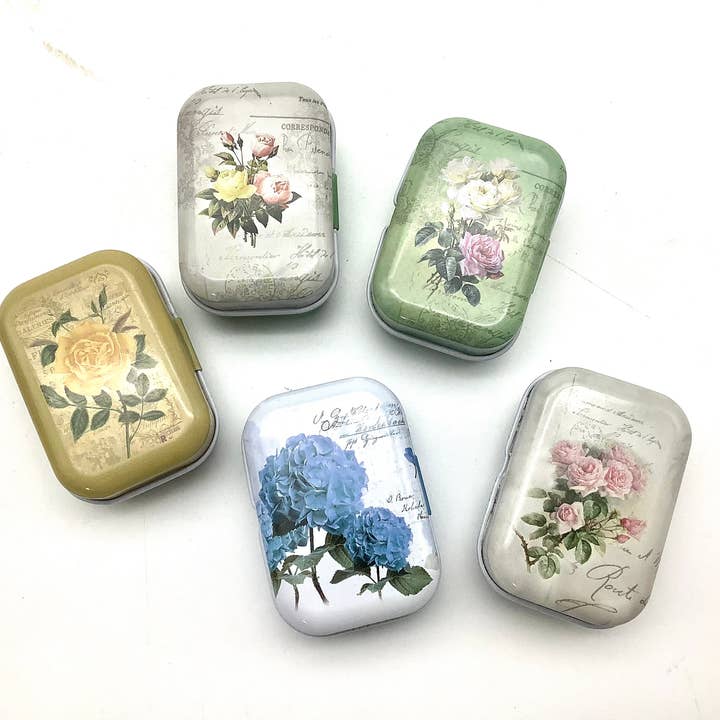 All Little Cute Things - Venta al por mayor Bolsitas de té - Lata de té con té y rosas en flores vintage2