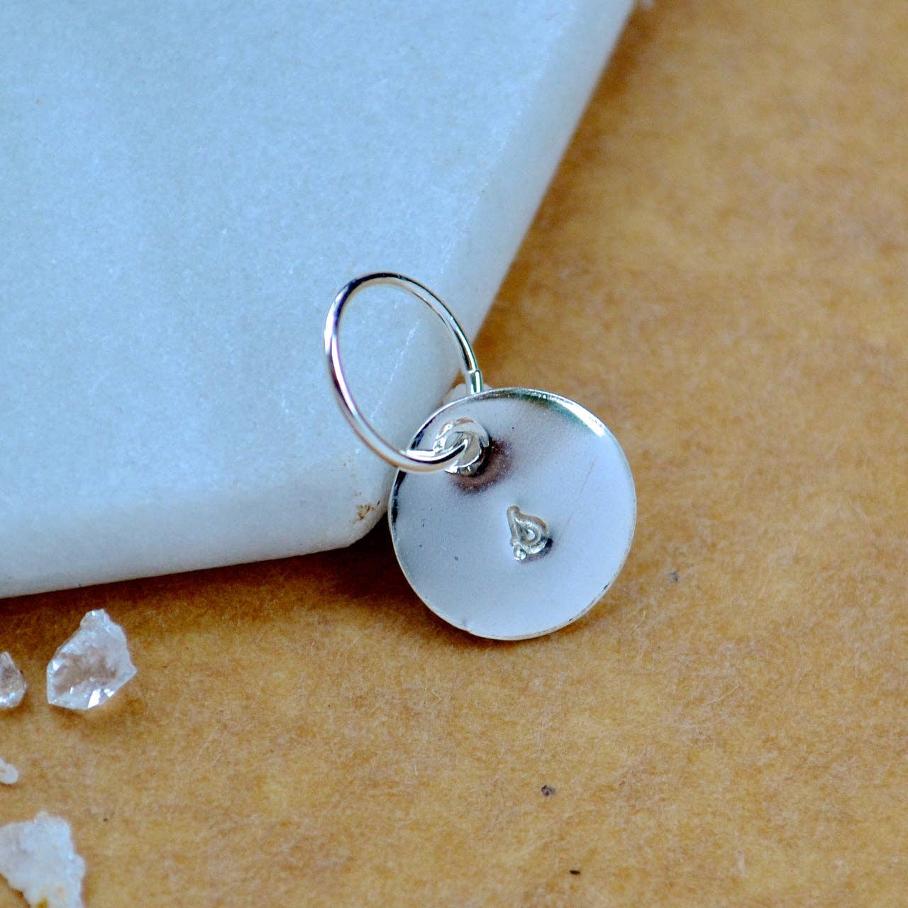 Foamy Wader - Venta al por mayor Abalorios/colgantes individuales - Set de abalorios con letra cursiva en minúscula, con letra cursiva, triple metal64