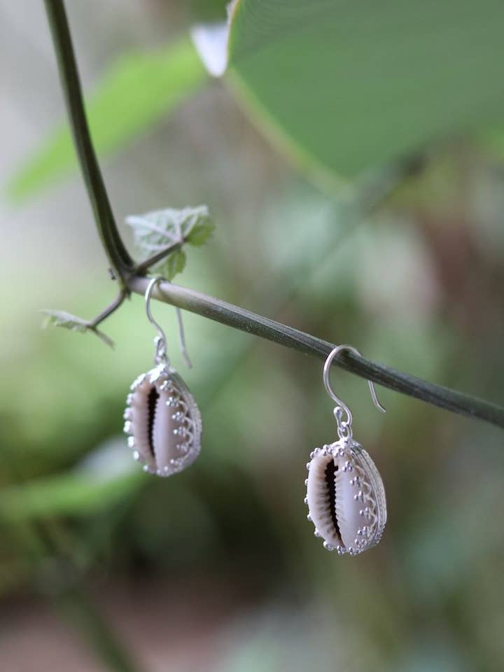 PENDIENTES DE CONCHA MARINA para venta al por mayor de Aurobelle Ibiza