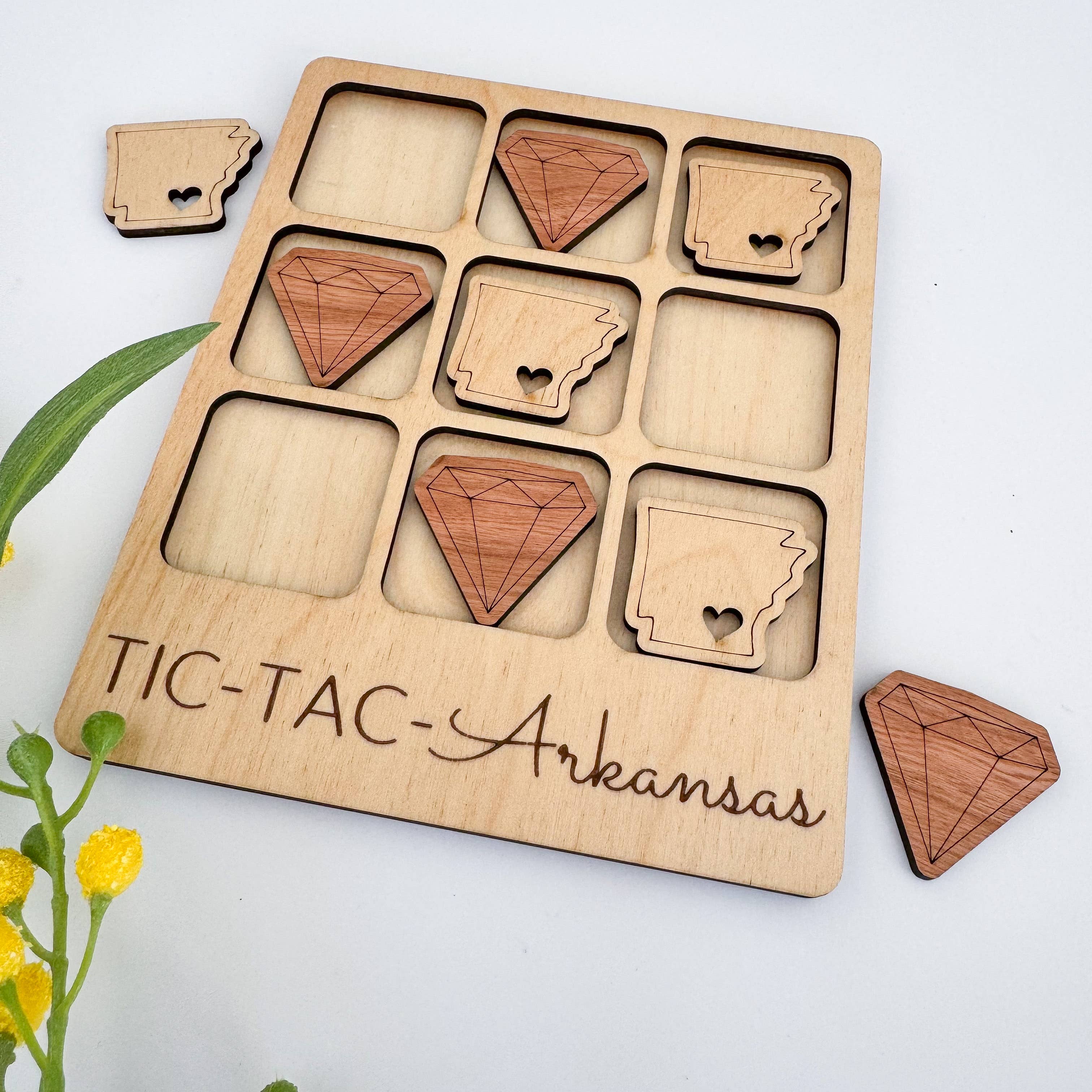 Birch House Games & Gifts - Vendita all'ingrosso Giochi da tavolo - Arkansas State Gift - Gioco AR Tic-Tac-Toe - Personalizzabile3