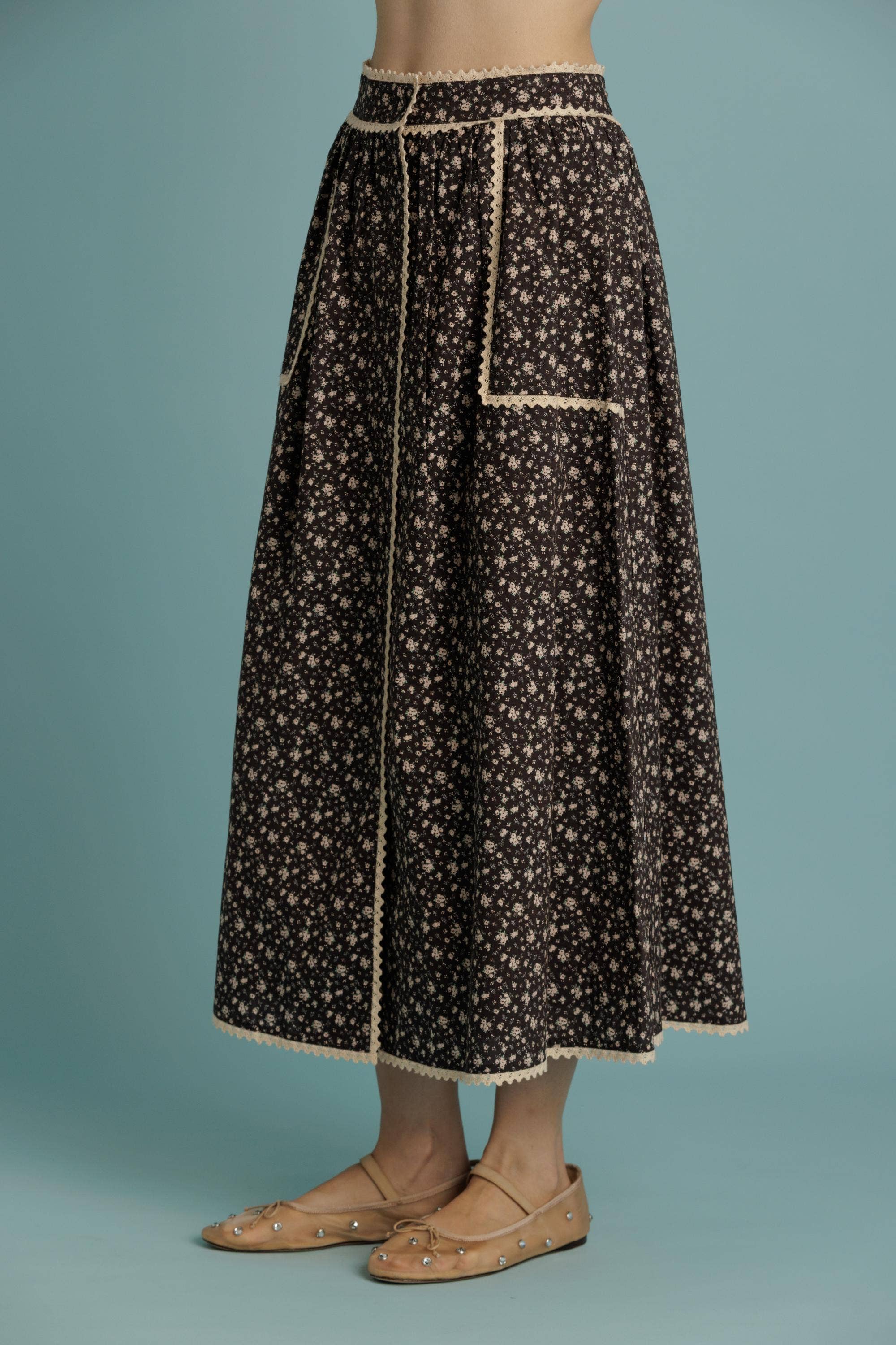 Aureum - Wholesale Skirt - Women's - AB2359 - CROCHET TRIM FLORAL SKIRT1