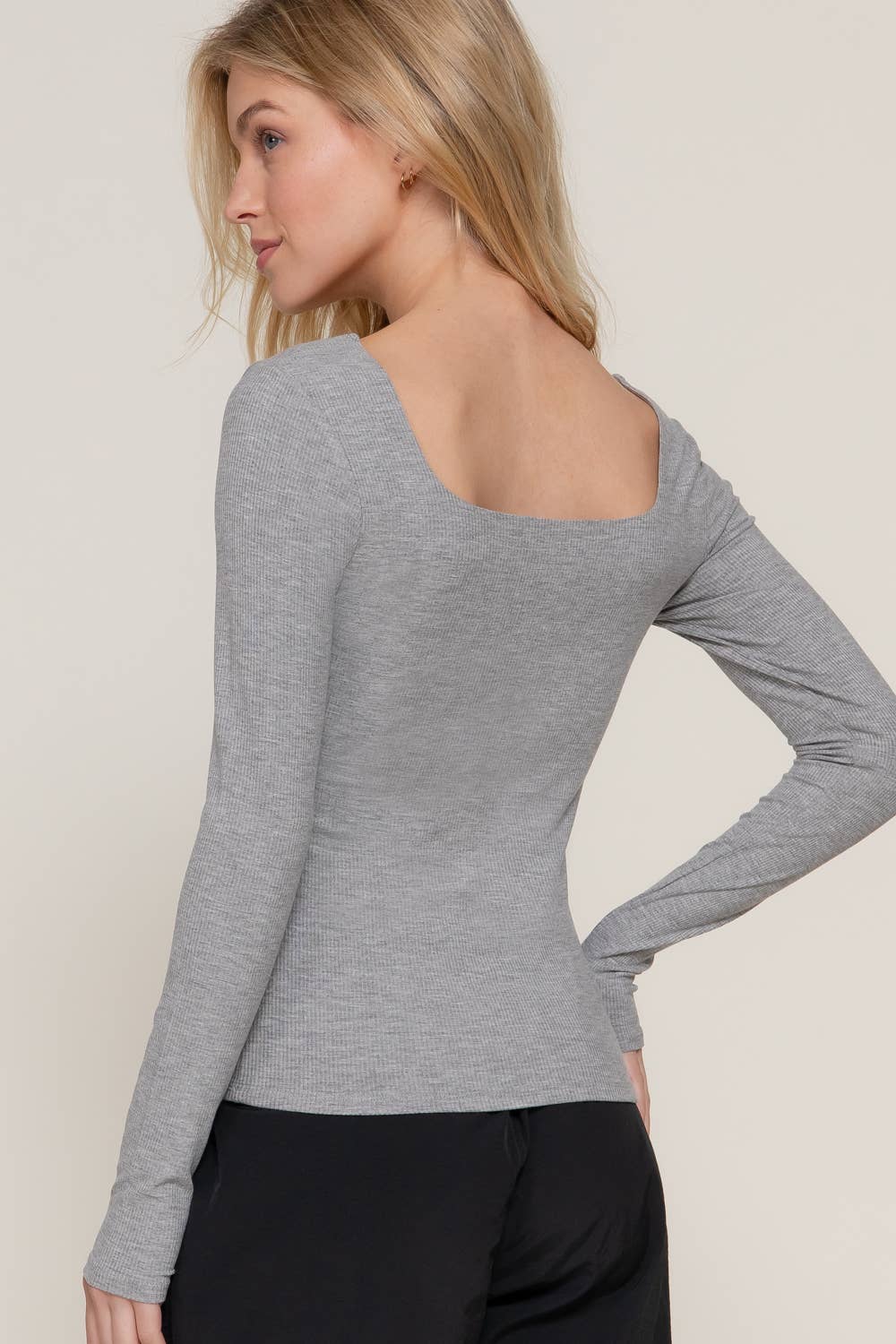 Active Basic | Active USA – Top de malha - Mulher por atacado – Top de malha com nervuras e gola quadrada de manga comprida e gola quadrada1