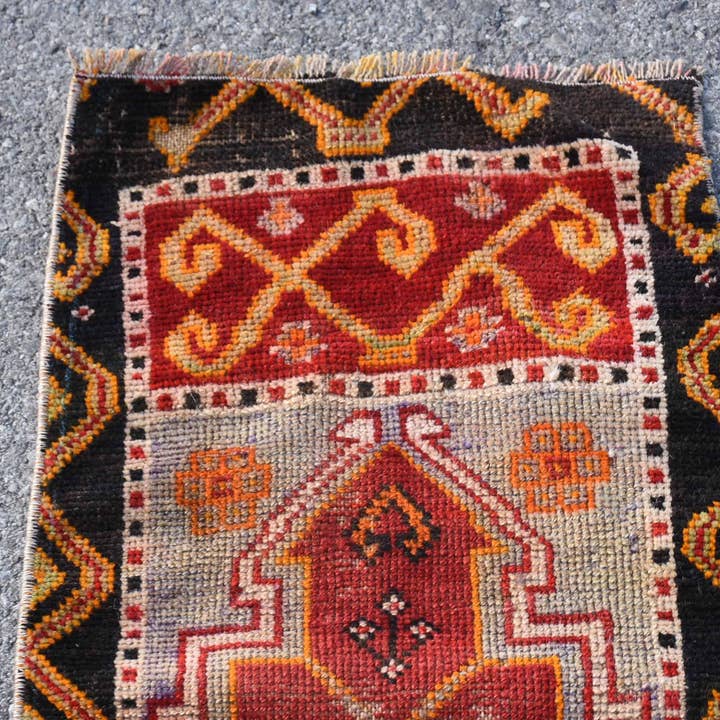 Vintage Rugs Loom - Wholesale Bath Mat - Handmade Red Kilim Patchwork Rug, 1.3x3.1 Ft Area Rug6