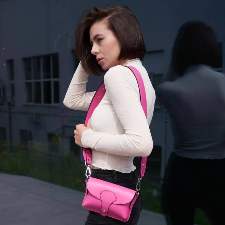 Axelremsväska "Monza-mini" Rosa för wholesale av LaTalia