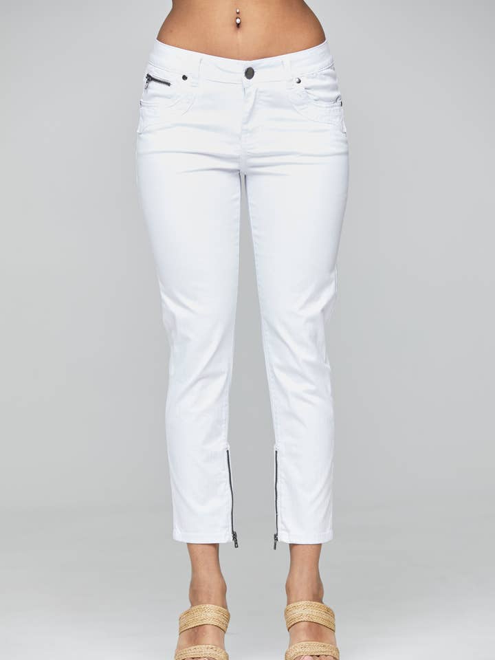 Winfield White for wholesale on Faire0