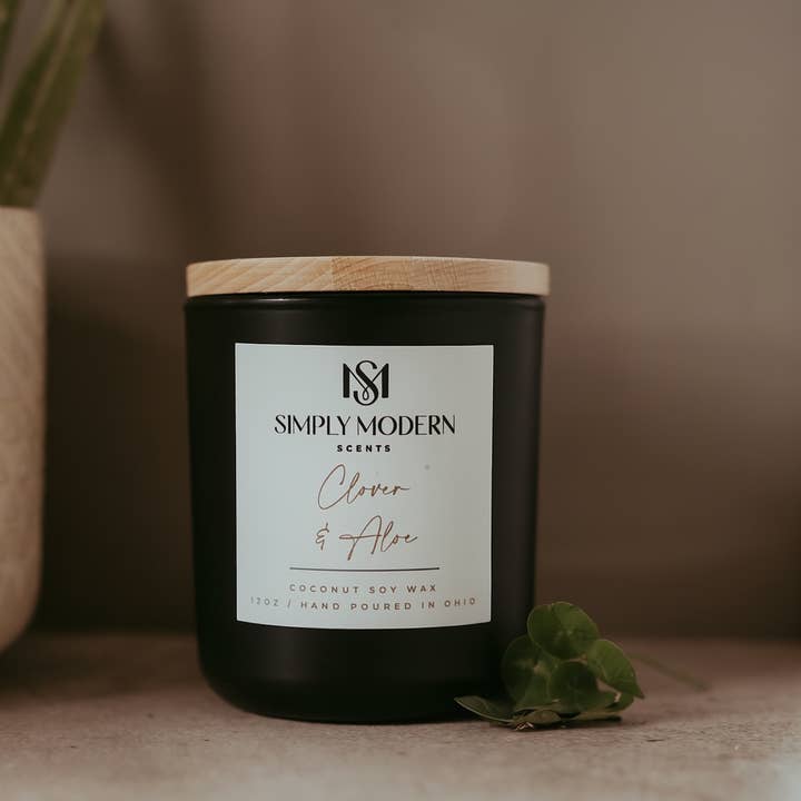 Klee & Aloe | Schwarz | Holzdocht-Kokos-Sojawachskerze für den Großhandel von Simply Modern Scents