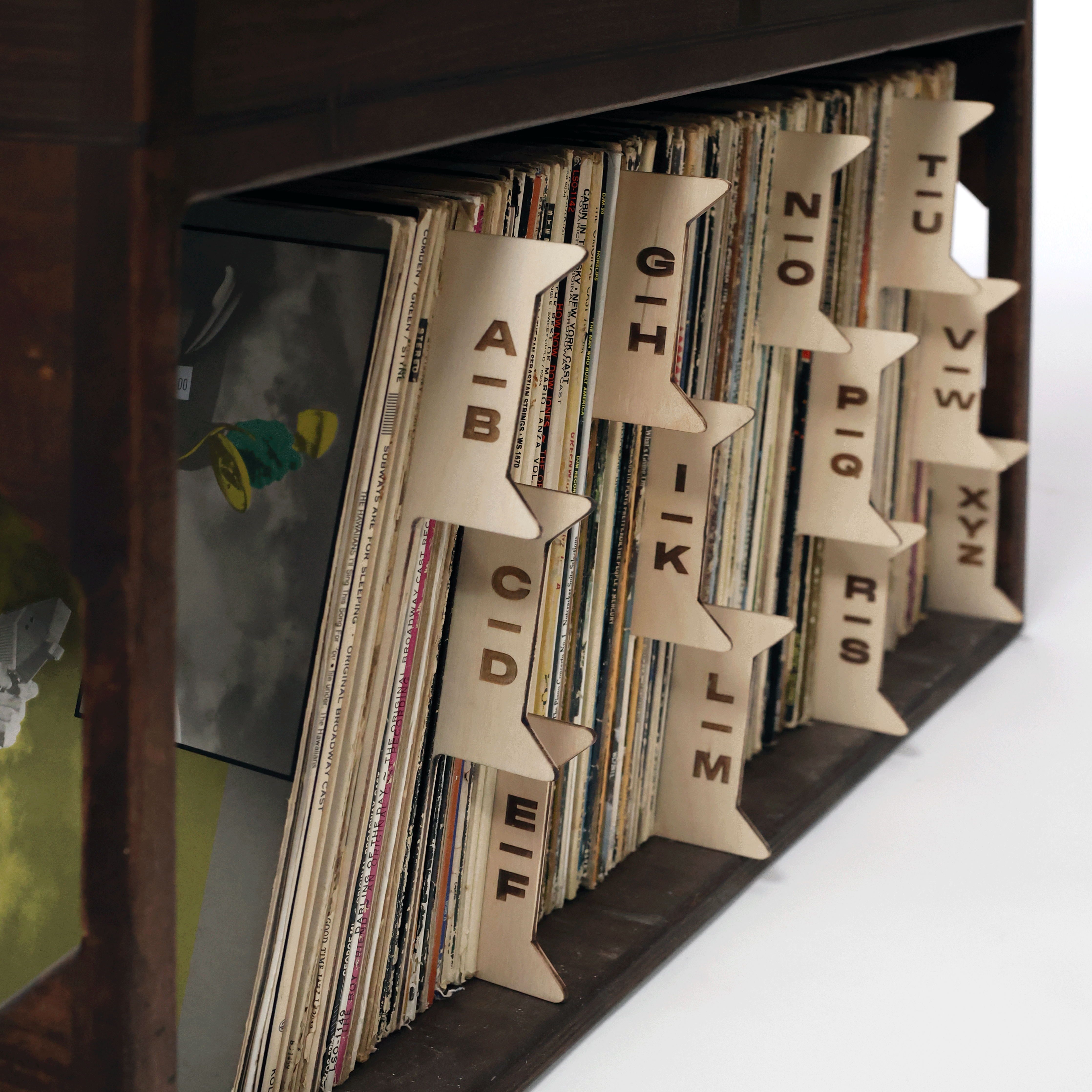 WickerWoodWorks - Wholesale Wall Mounted Shelf - Wood Vinyl Record Dividers7