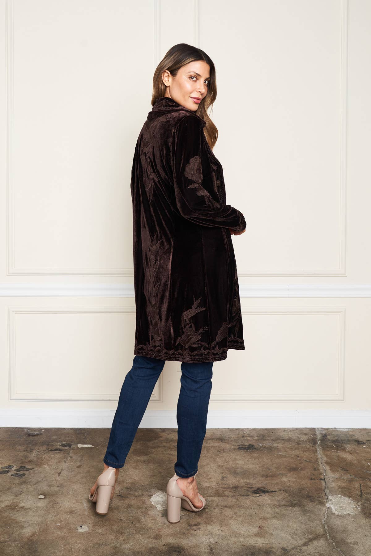 Paparazzi – Engroshandel Jakke - Dame – XY-8176 Stretch fløjl knap tonal broderet jakke7