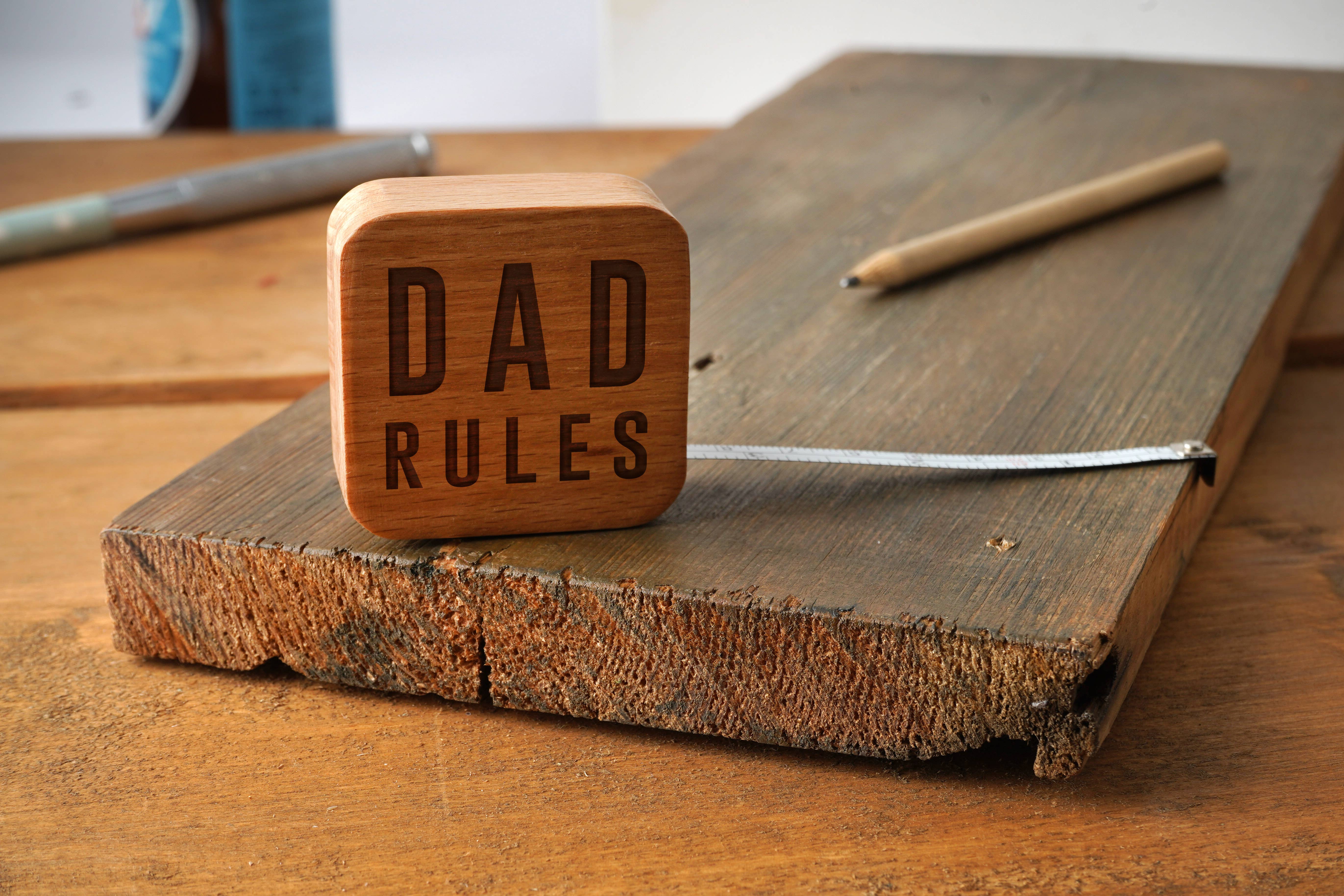 CGB Giftware – wholesale Measuring tape – Oak Wooden 'Dad Rules' Square Tape Measure