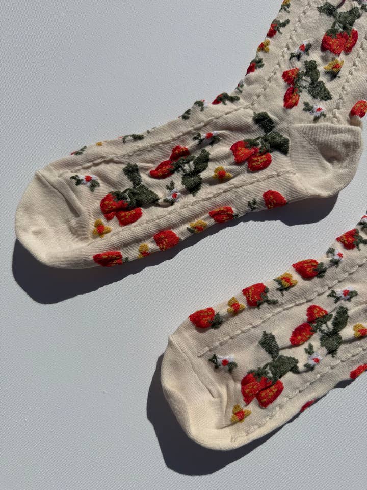 Billy Bamboo - Wholesale Socks - Women's - STRAWBERRIES SOCKS12