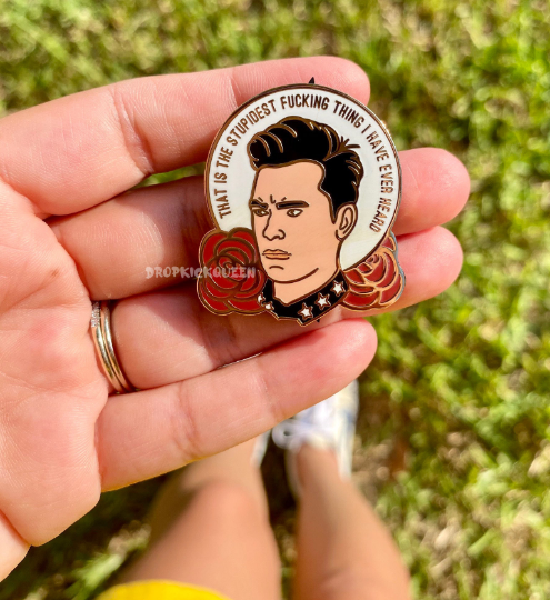 Dropkick Queen - Vendita all'ingrosso Spilla da bavero - Spille smaltate Schitts Creek4