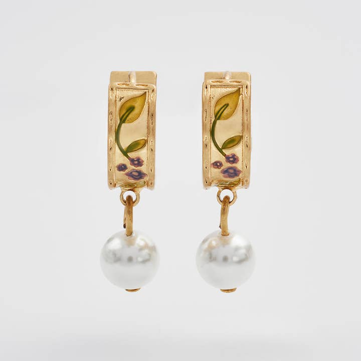 Fable England – wholesale Huggieörhängen – Björnbär Bramble Pärldroppe Guldörhängen0