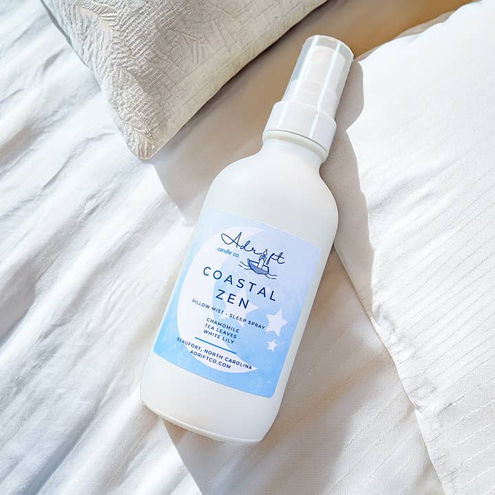 Spray per dormire alla camomilla Coastal Zen, nebbia aromaterapica per la vendita all'ingrosso da parte di Adrift Candle Co.