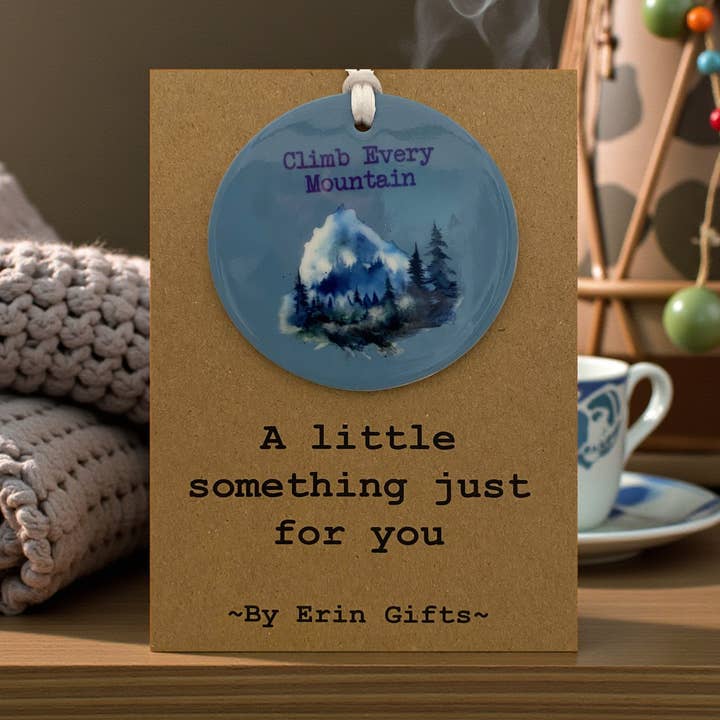 Un pequeño detalle - Escala cada... Tarjeta y recuerdo de cerámica para venta al por mayor de By Erin Cards and Gifts Ltd