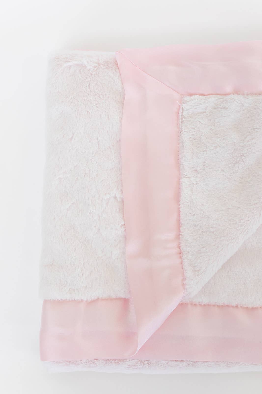 ellie and sam – Engroshandel Hyggetæppe - Baby – Luksus Satin Kant Tæppe - Lyserød3