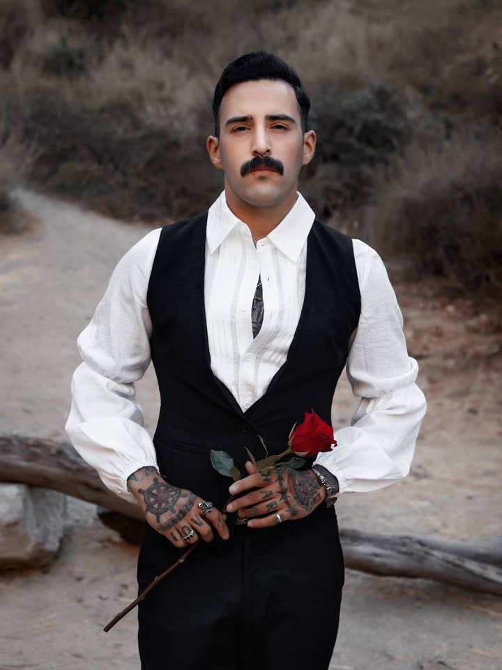 Chemise boutonnée en acier pour la vente par Lively Ghosts