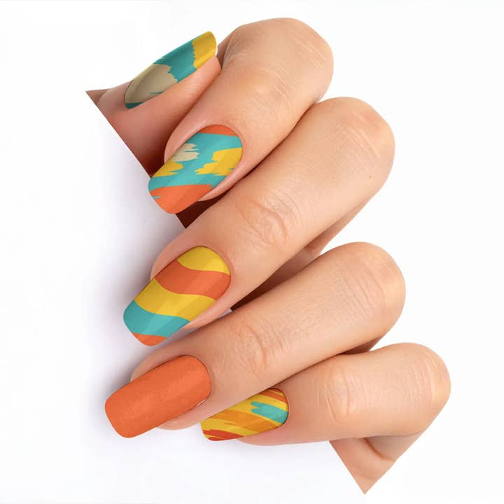 Palette Play Artsy Ongles Press-On pour la vente par FYNE BODY