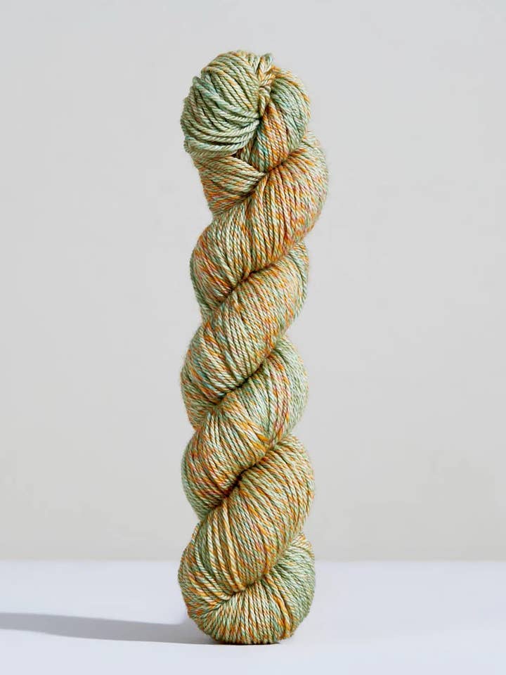 Spiral Grain Sport | Fläderbär för wholesale av Urth Yarns