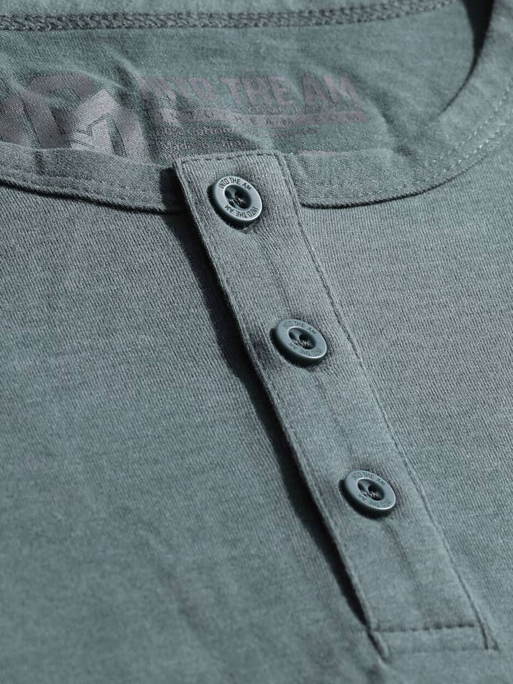 INTO THE AM – Großhandel T-Shirt – Herren – Langarm-Henley-Shirt für Herren (Marke)55