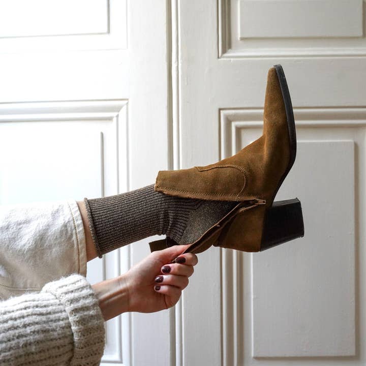 KLUE glittriga lurexstrumpor i miljövänlig lyocell | Karamell för wholesale av KLUE