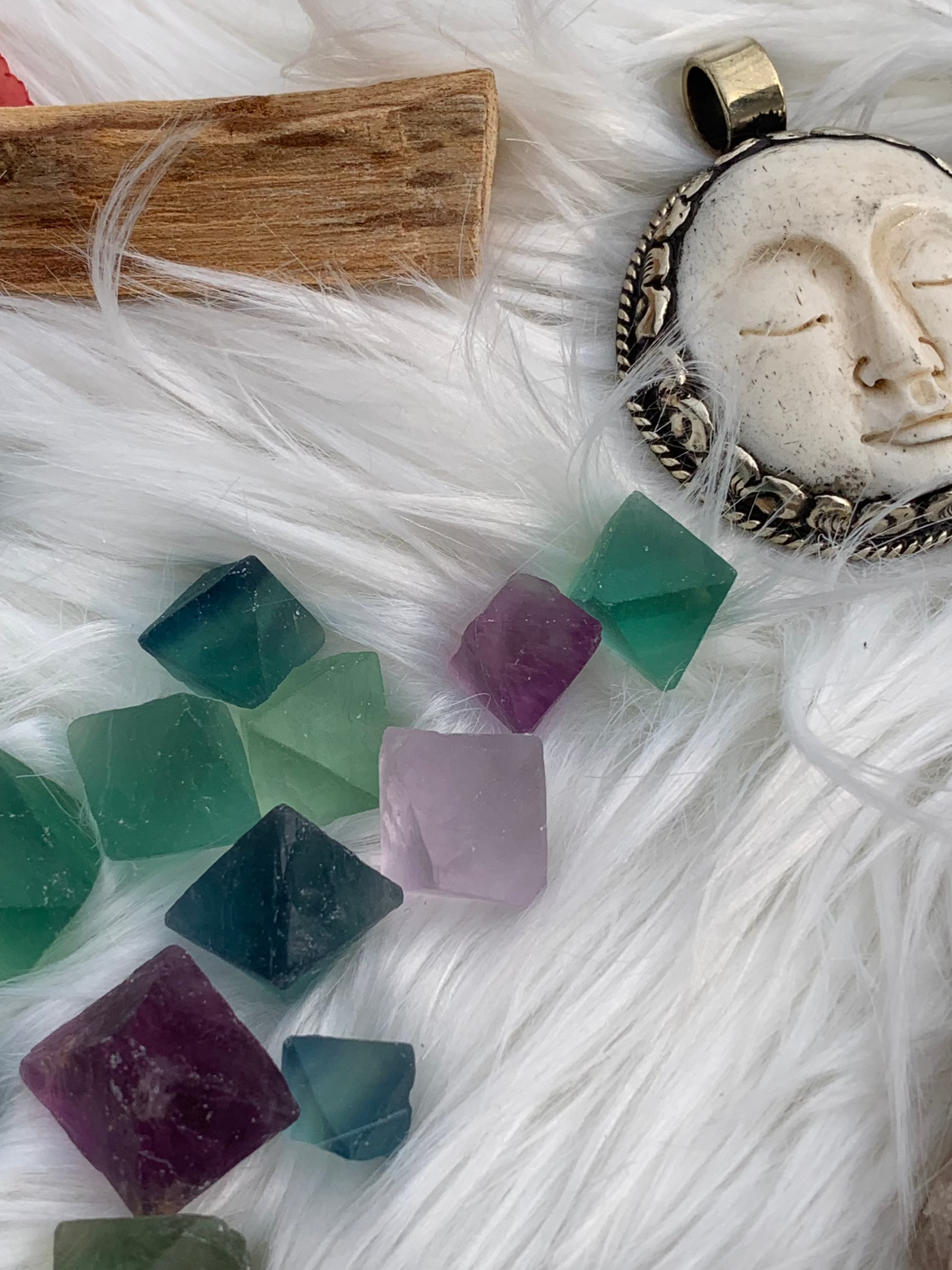 Wild Peonies Xo - Wholesale Spiritual Stone/Crystal - Rainbow Fluorite Octahedron - Rare - China1