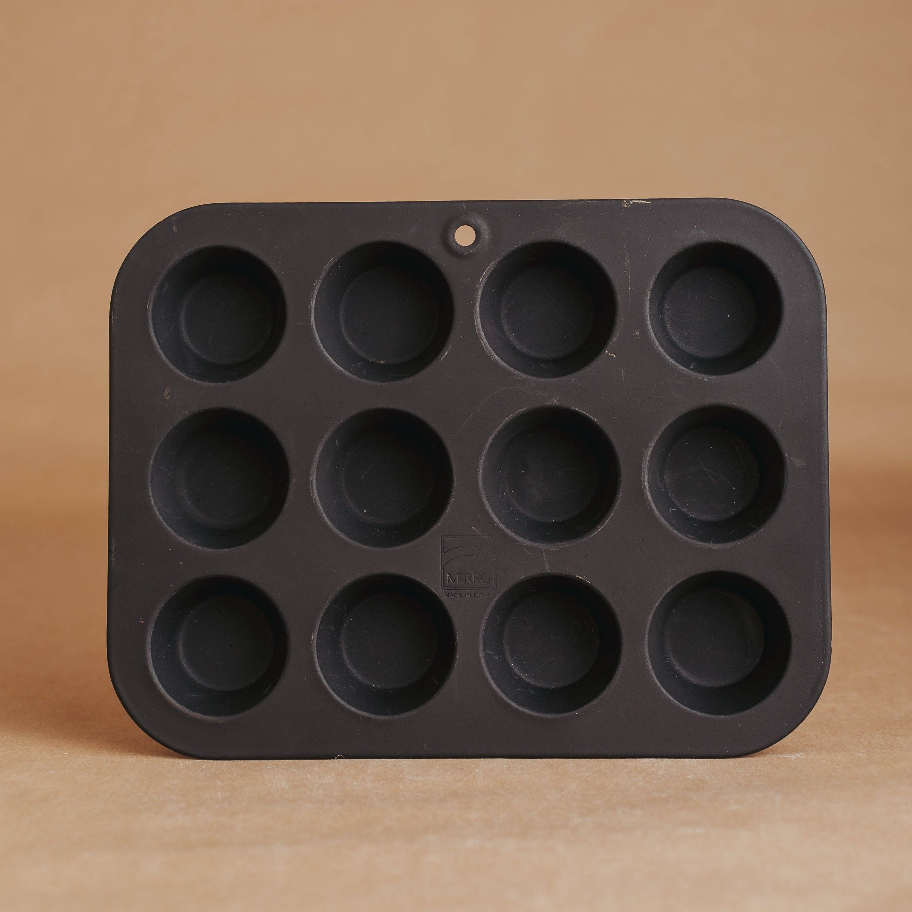 Bel Kai - Wholesale Cake Stand - Metal Tin Retail Display1