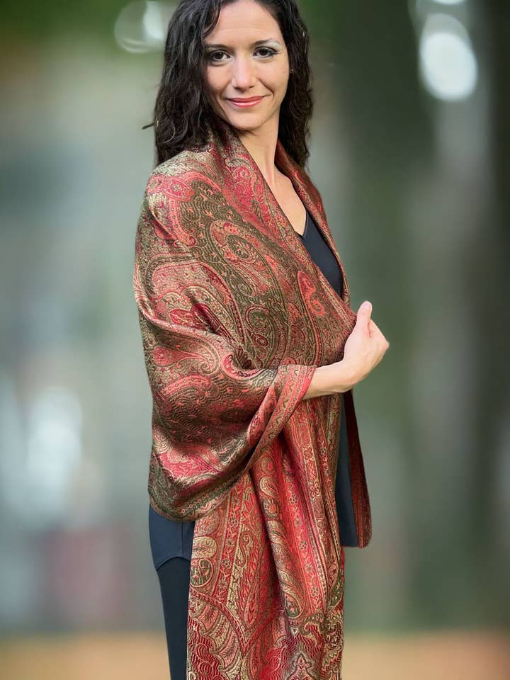 Pashmina Jamawar Rouge pour la vente par Rayz Intl