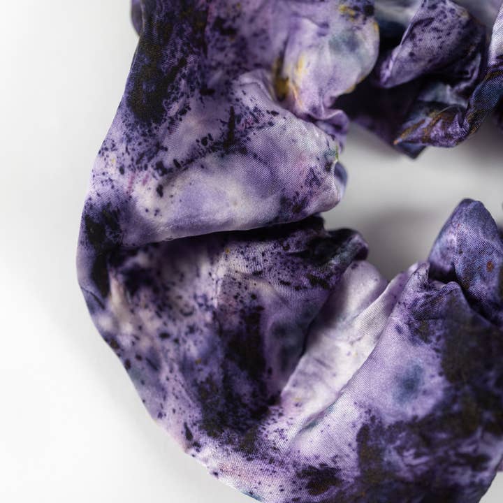 DYE KWEEN - Wholesale Scrunchie - Women's - Botanically Dyed Silk Scrunchie10