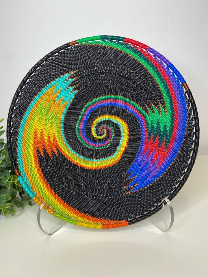 Placa de fio de telefone V aberta média - arco-íris africano por atacado de Eve & Nico Gifts & Home Decor