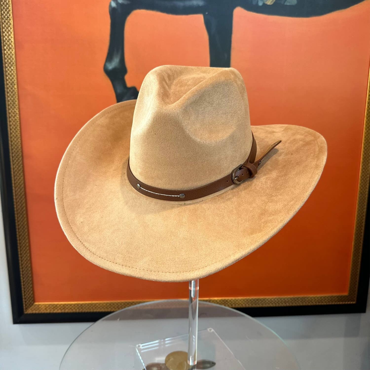 Bella Betty - Vente Chapeau de cowboy – femme - Chapeau de cowboy en daim végétalien à bord rigide avec ceinture en cuir6