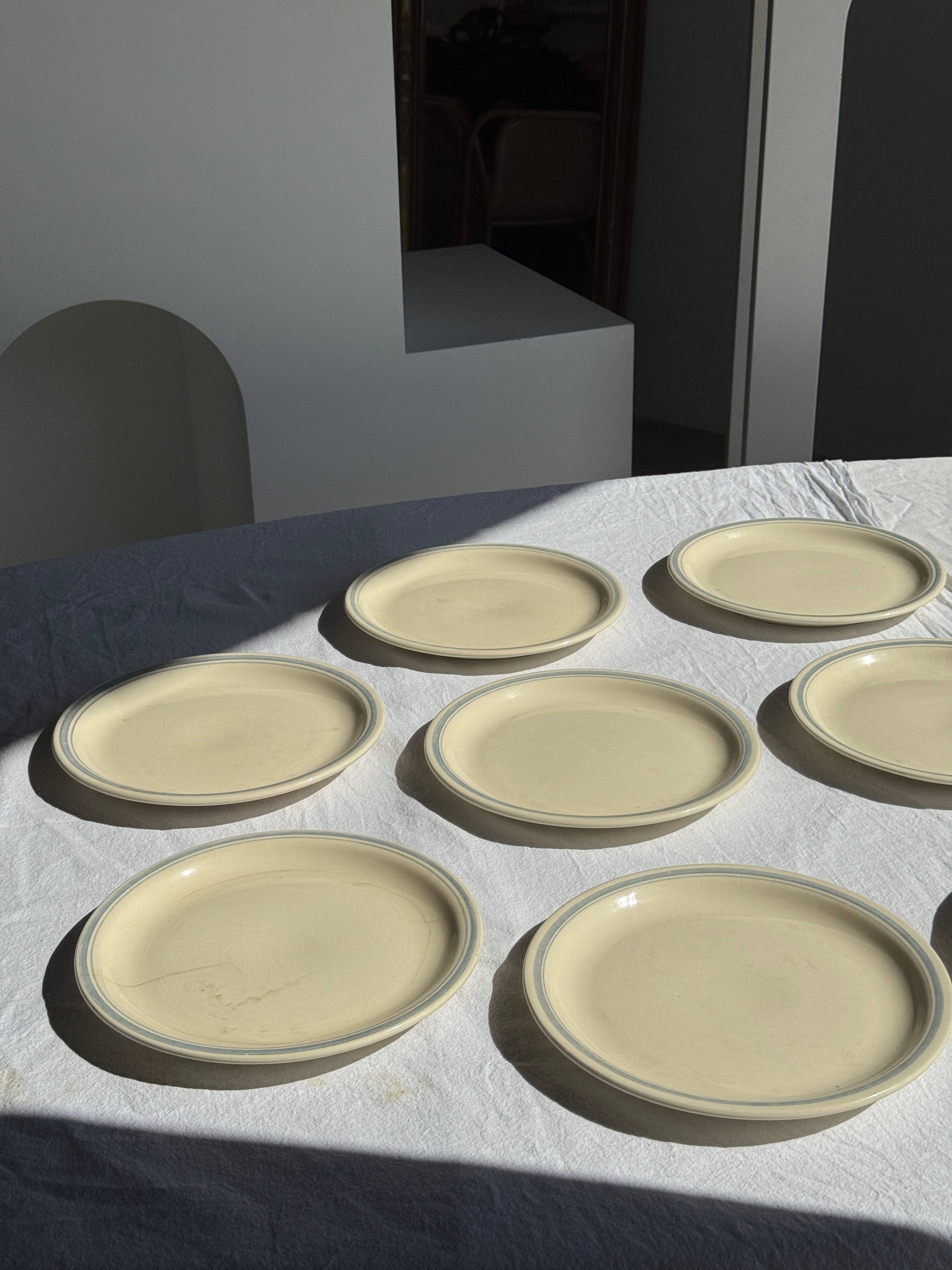 Office Objets - Wholesale Dinner Plate - Set of 8 vintage white dinner plates with blue trim D23.54