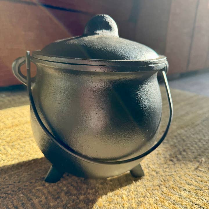 Liv Rocks - Wholesale Meditation Supplies - Cauldron Smudge Pot, Cast Iron Incense Burner1