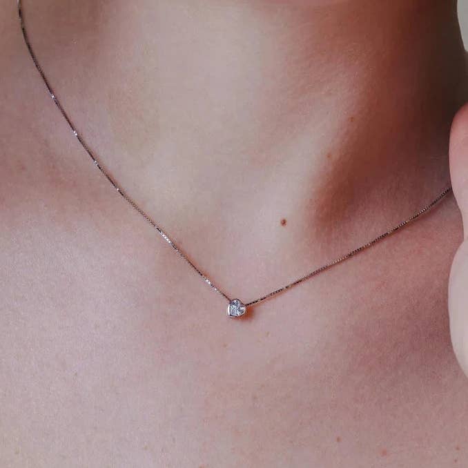 Collana con Ciondolo Luminoso a Cuore per la vendita all'ingrosso da parte di Karen Cole Timeless Treasures