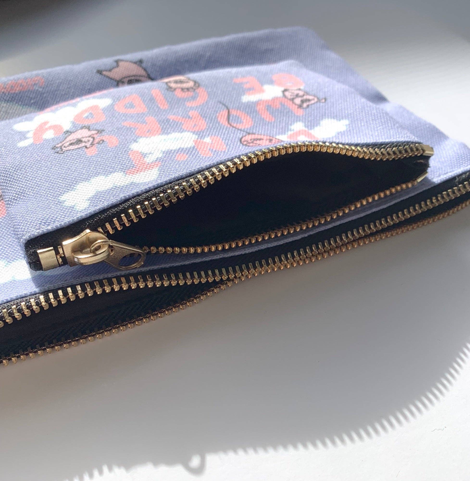 Giddy Piggies - Wholesale Pouch - Women's - Don't Worry Be Giddy Zipper Pouches1