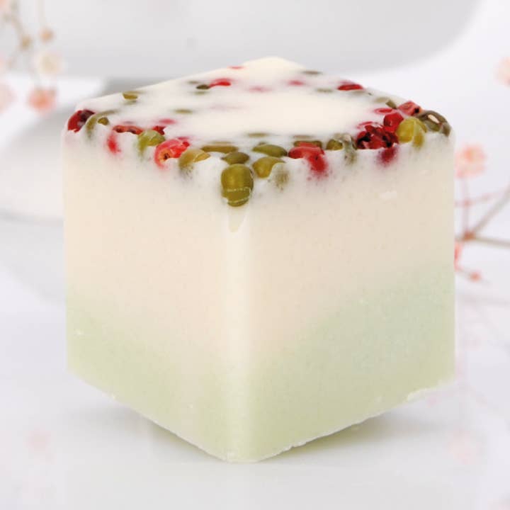 Bath Cubes Citrus Freshness - nourishing fruity bath additive for wholesale by BadeFee