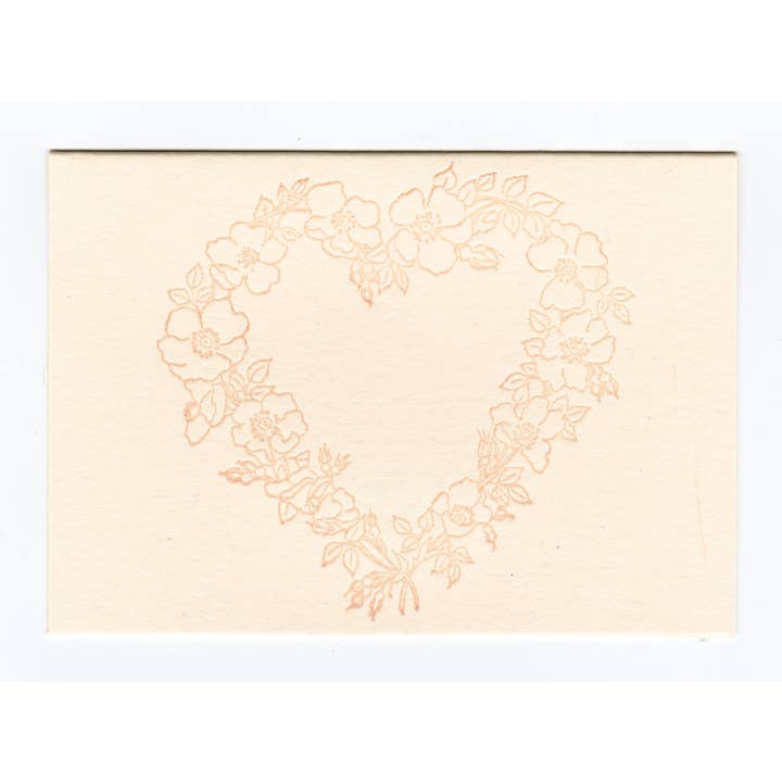 Couronne en forme de cœur en forme de rose • Carte d'amour en typographie minérale • Petite pour la vente par Justina Freel