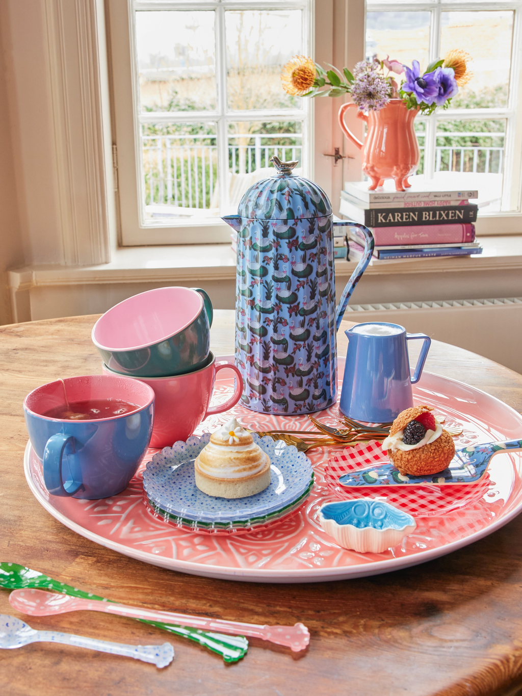 Thermo with Silver Bird Lid With Swan Lake Print for wholesale on Faire3