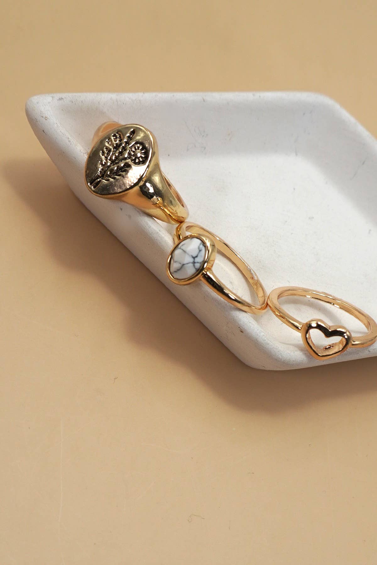 ORO CONJUNTO DE 3 ANILLOS FLOR CORAZÓN PIEDRA | 80R126 de venta al por mayor en Faire1