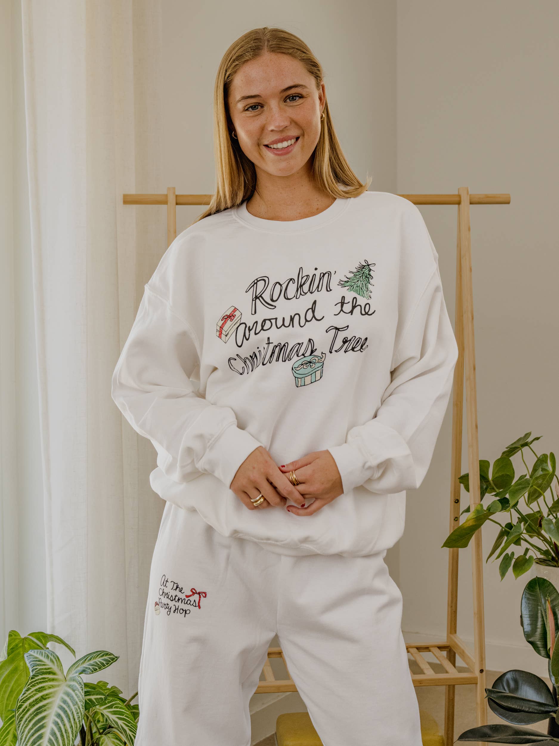 LivyLu - Wholesale Graphic Sweatshirt - Unisex - Rockin' Around The Christmas Tree White Sweatshirt4