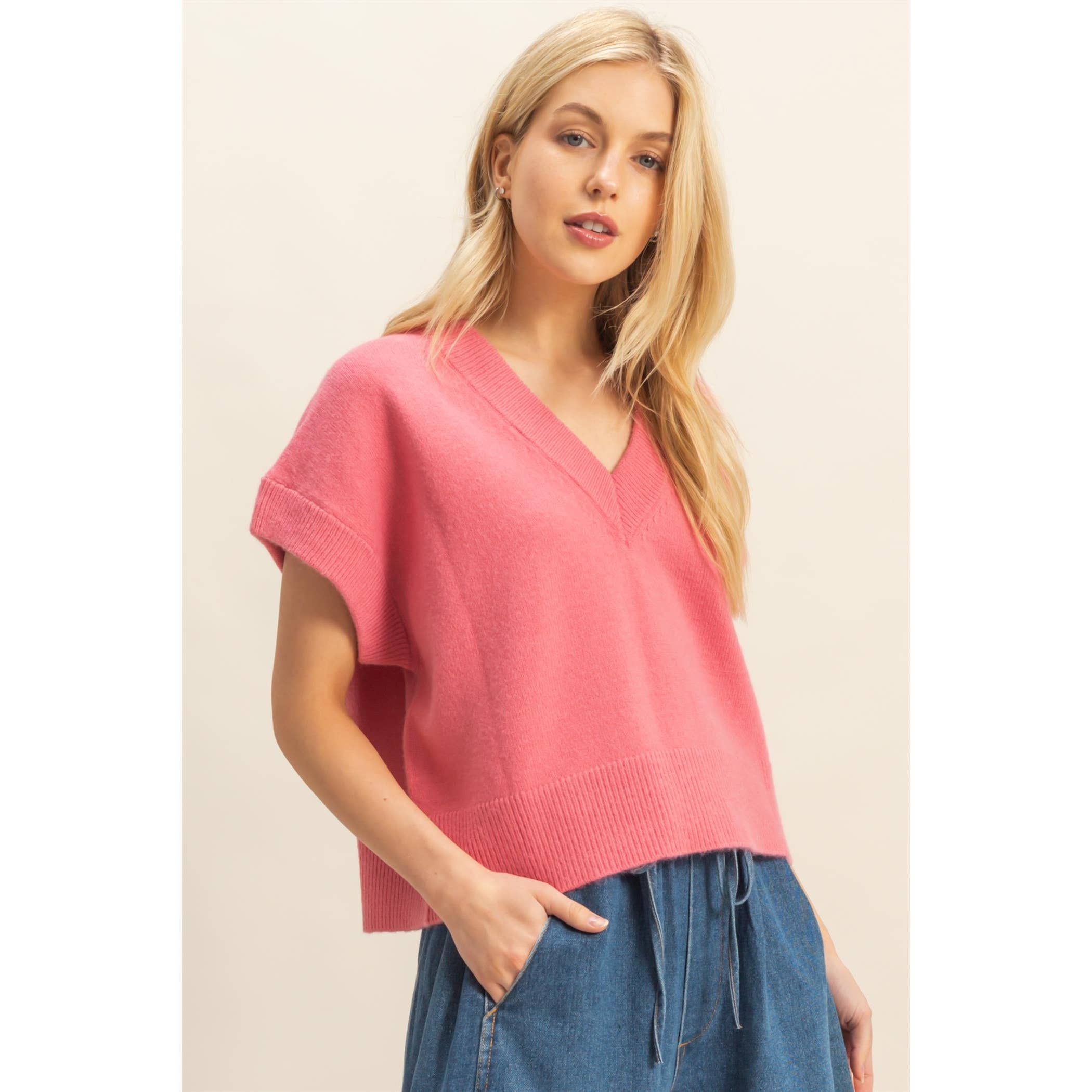 HYFVE – wholesale Sleeveless sweatshirts – Women′s – Oversized V-Neck Sweater Vest6