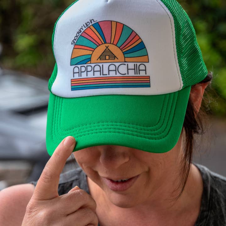 Casquette de camionneur | Imprimée à la main | Shackin' Up In Appalachia | Vert pour la vente par In Blue Handmade