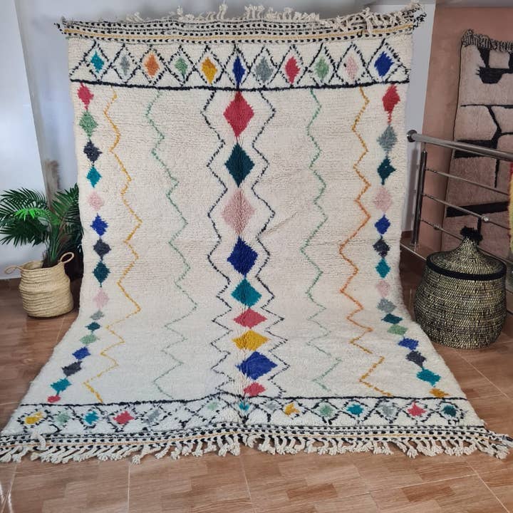 Tapis en laine Beni Ourain noué à la main authentique 150×250 cm 343 pour la vente par Maroccarpets Poufs and pillows wholesale +31648976894