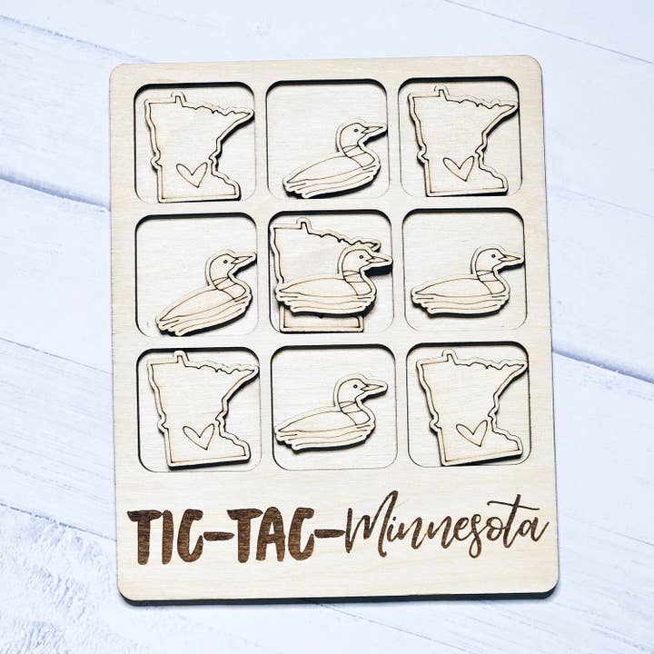 The Trendy Traveler - Wholesale Board game - Minnesota Loon Tic-Tac-Toe Game2