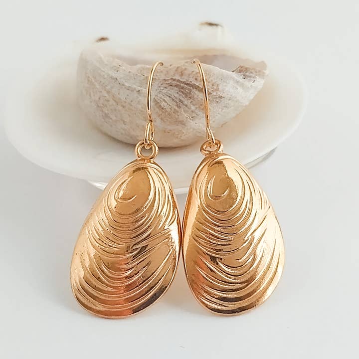 Piccadilly Pendants - Wholesale Dangle earrings - Rose Gold Shell Earrings, Mussel Earrings2