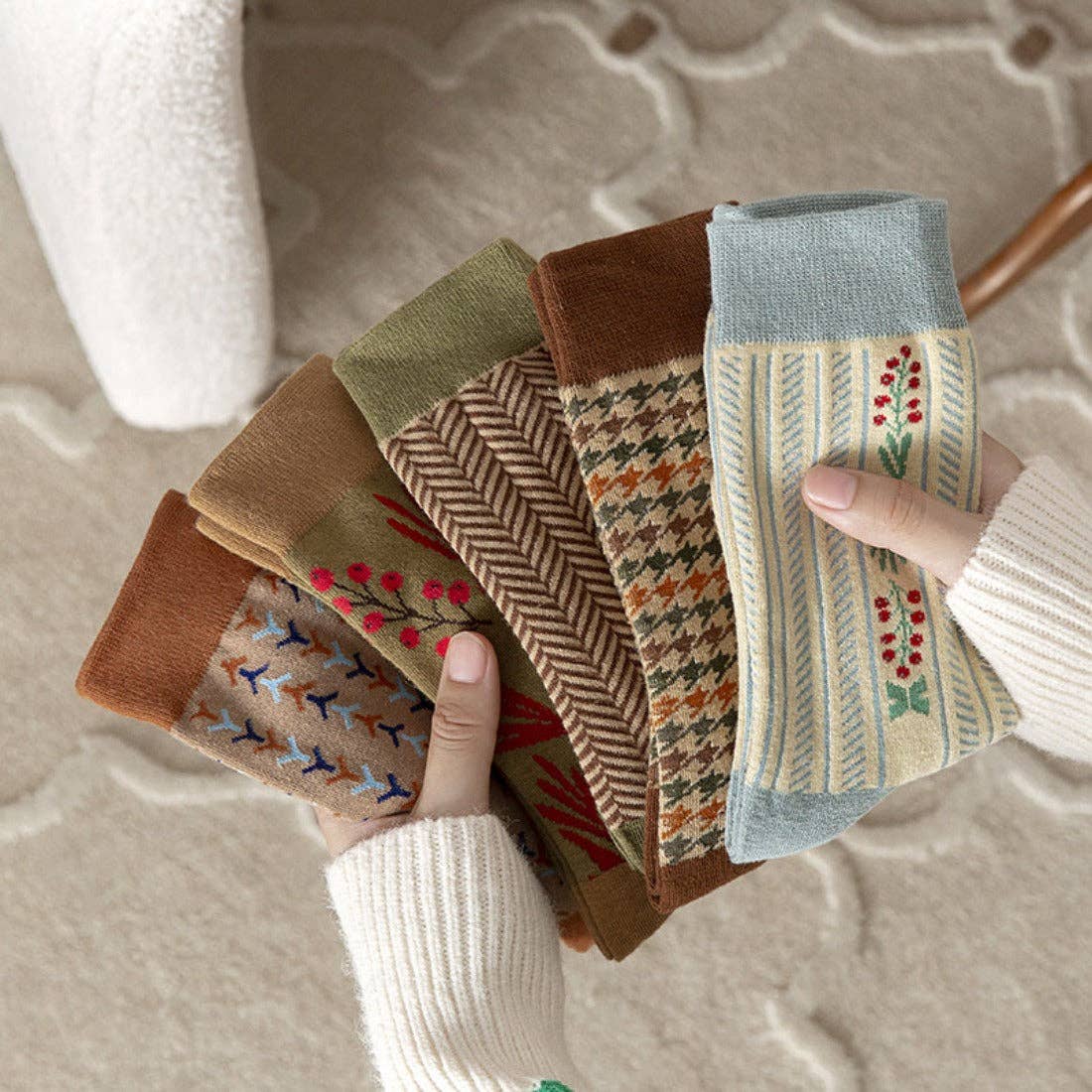 Funkyrel® Atzbranding Limited - Wholesale Socks - Women's - Rufia - Vintage Pattern Women's Socks for Fall & Winter5