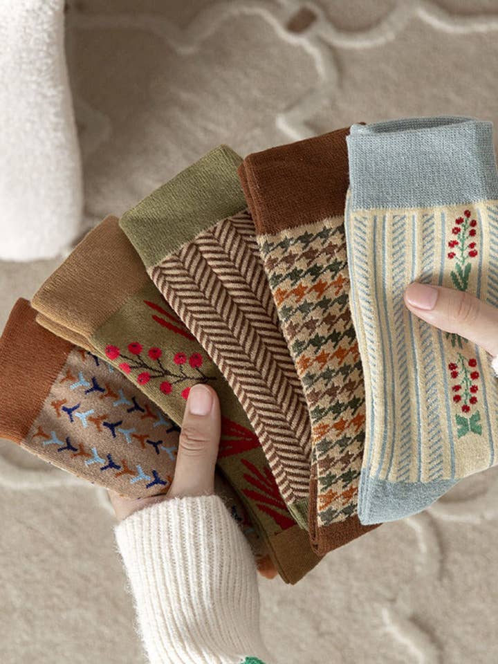 Funkyrel® Atzbranding Limited - Wholesale Socks - Women's - Rufia - Vintage Pattern Women's Socks for Fall & Winter5