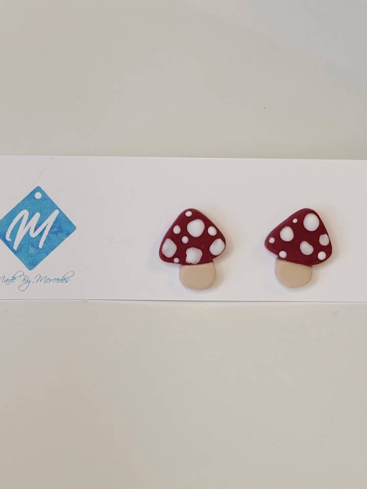 Mushroom Studs - Boucles d'oreilles en pâte polymère pour la vente par Made by Mercedes