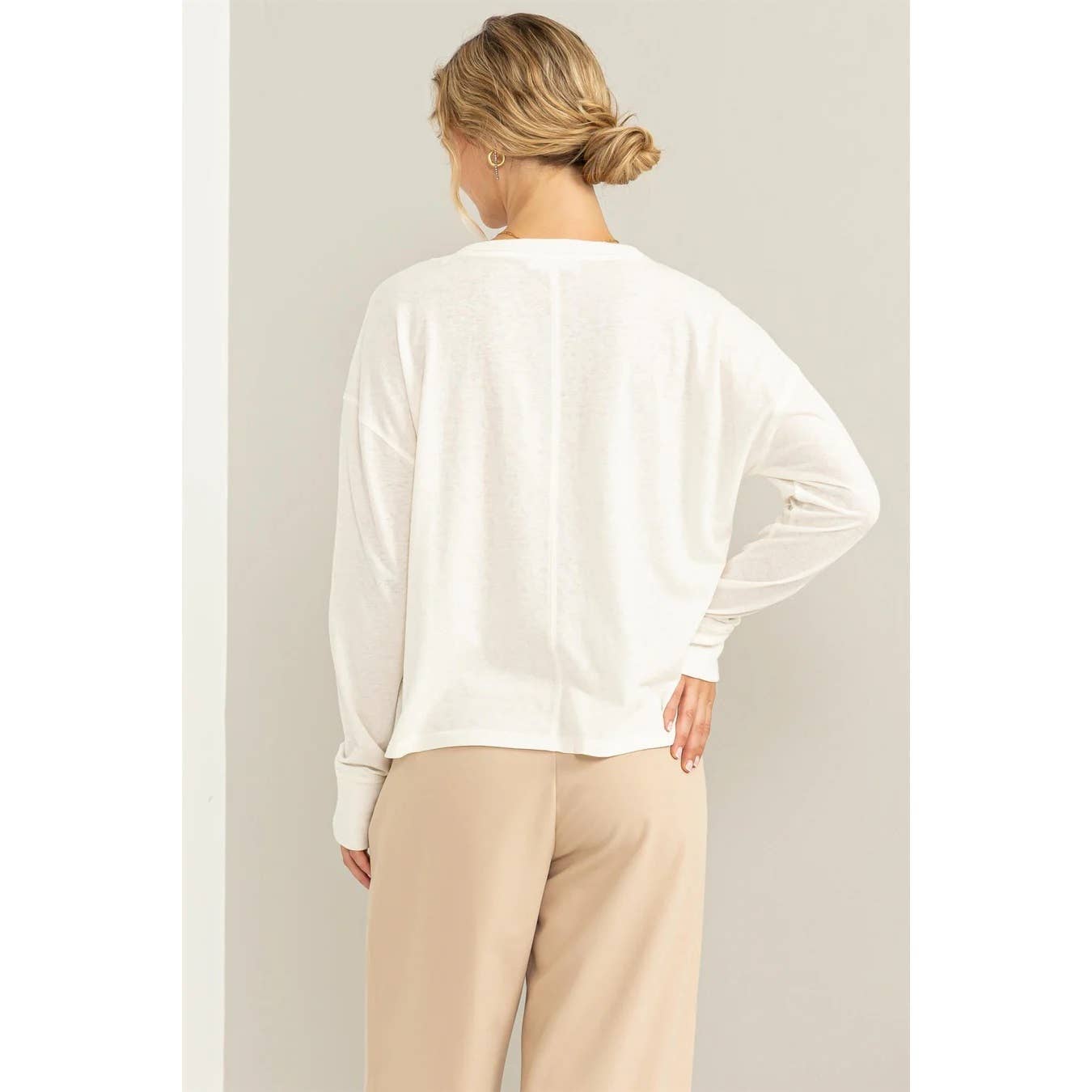 Apolline – Großhandel T-Shirt – Damen – LANGARMSHIRT MIT RUNDHALSAUSSCHNITT9